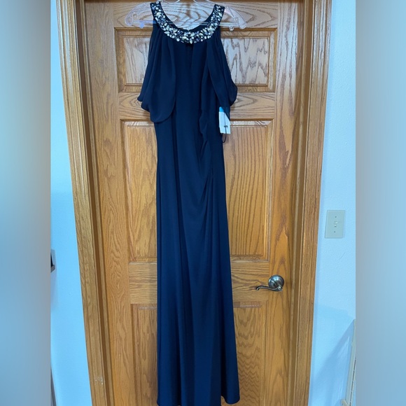 Mother of the Groom/Bride Dress - Picture 1 of 3